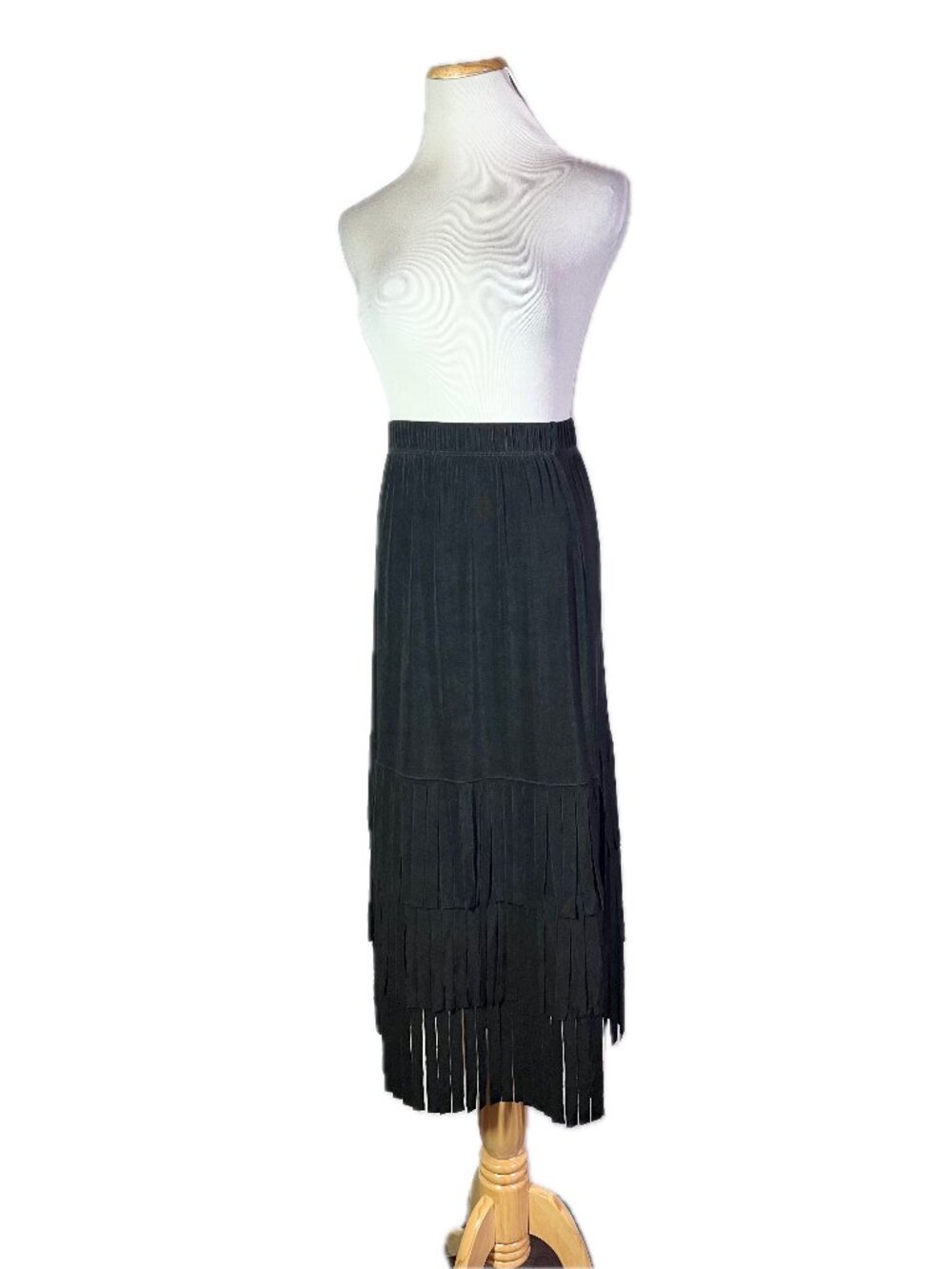 Chico's Travelers Size 1 (M) Black Slinky Knit Pull-On Skirt Tiered Fringe